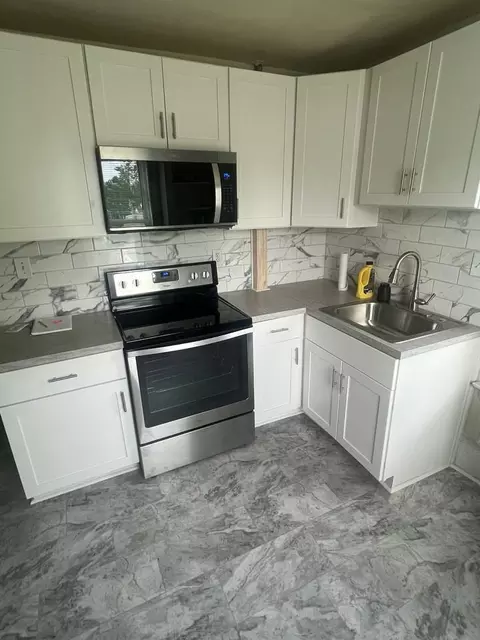 51 Huron Ave, Mount Clemens, MI 48043