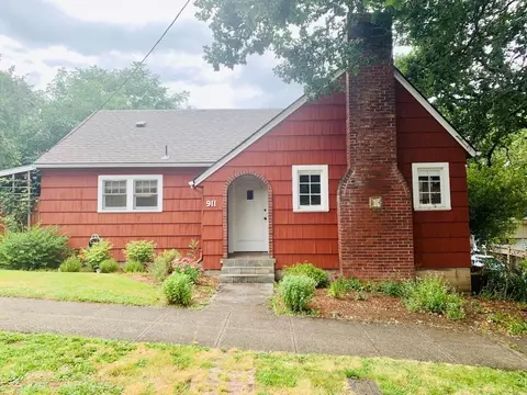 911 Jefferson St, Oregon City, OR 97045