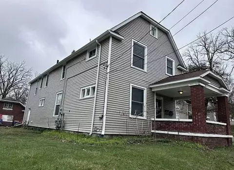 729 College Ave NE, Grand Rapids, MI 49503