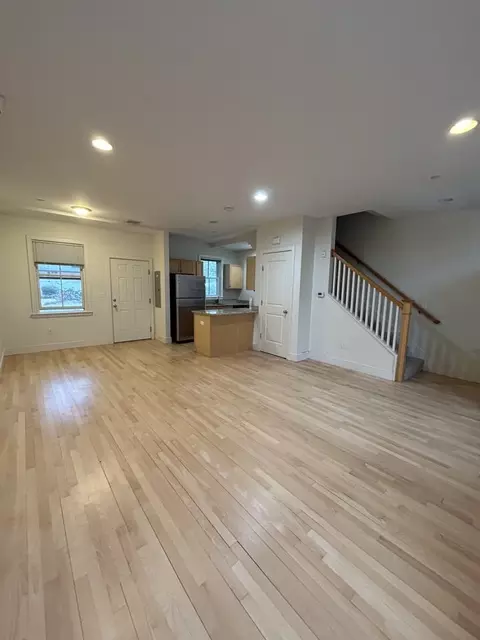 110 2nd St #PH12, Cambridge, MA 02142