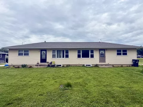 3213 Panther Ln, Cedar Falls, IA 50613