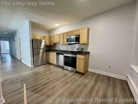 122 Berkshire St #3-2B, Cambridge, MA 02141