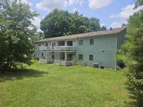 104 Mark Twain Cir #B, Athens, GA 30605