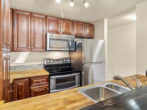 31003 14th Ave S #H1, Federal Way, WA 98003