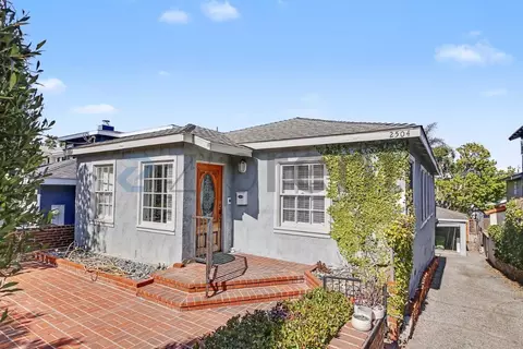 2504 Palm Ave, Manhattan Beach, CA 90266