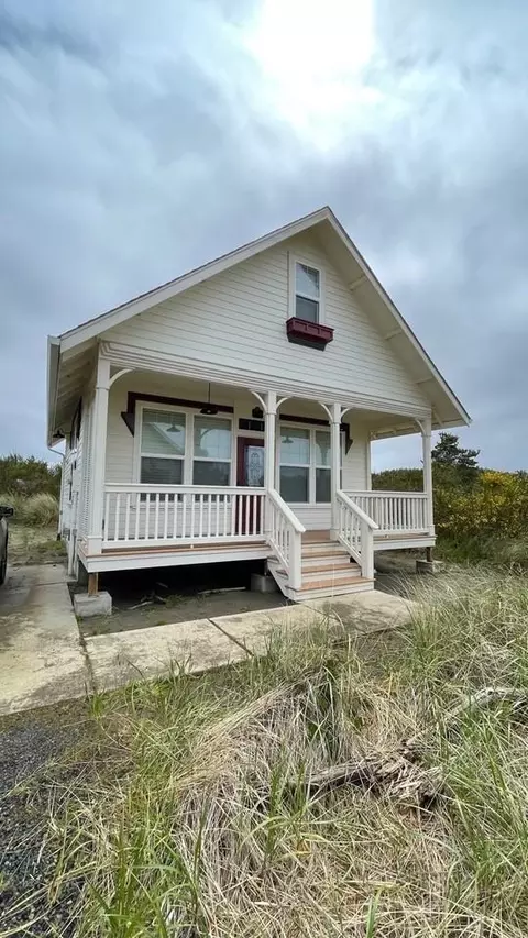 493 Ocean Spray St SW UNIT D, Ocean Shores, WA 98569