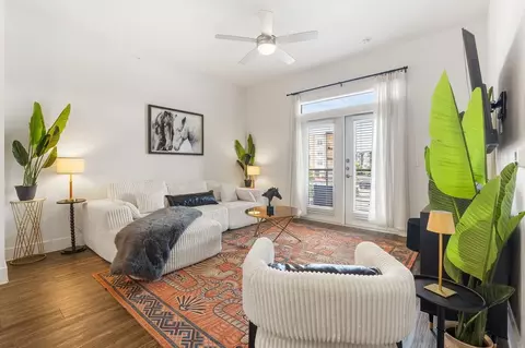 7236 W Highway 71 #1537451P, Austin, TX 78735