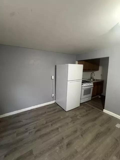137 36th St, Union City, NJ 07087
