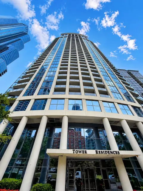 1235 S Prairie Ave #3305, Chicago, IL 60605