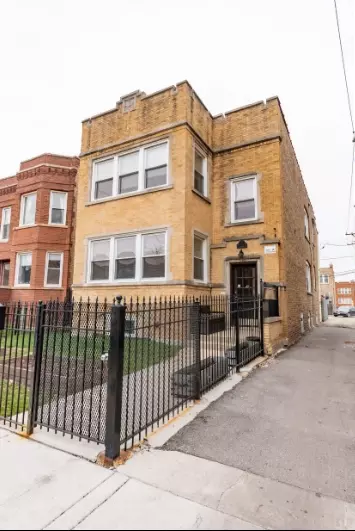 4014 W Nelson St #G, Chicago, IL 60641