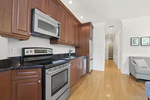 244 Beacon St #11, Boston, MA 02116