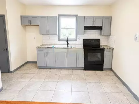 99 Alexander St #1B, Newark, NJ 07106