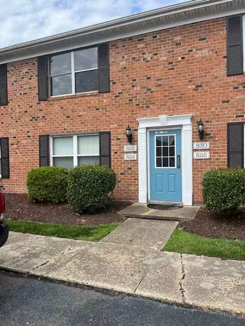 828 Spencer Ct, Virginia Beach, VA 23451
