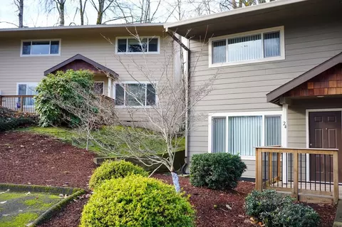 3595 Cedaroak Dr #20, West Linn, OR 97068