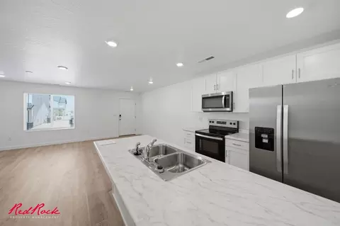 2775 E Rushpink Ln, Washington, UT 84780
