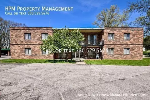818 S Green Rd #8, South Euclid, OH 44121