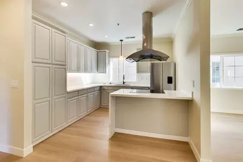 568 Glenwood Ave #01, Menlo Park, CA 94025