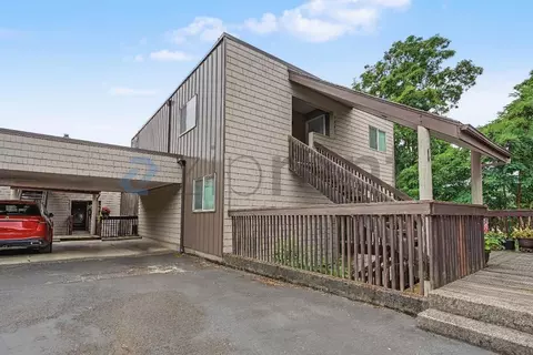 7501 N Edgewater Ave, Portland, OR 97203
