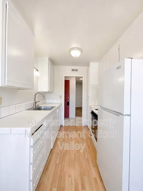 1104 Delna Manor Ln #3, San Jose, CA 95128