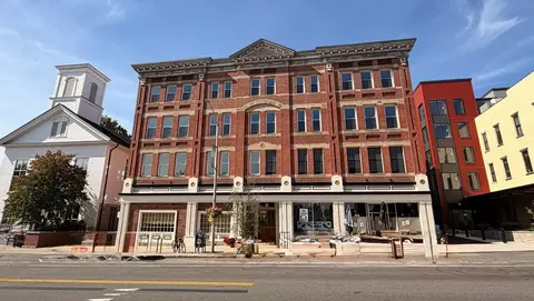69 S Pleasant St #304, Amherst, MA 01002