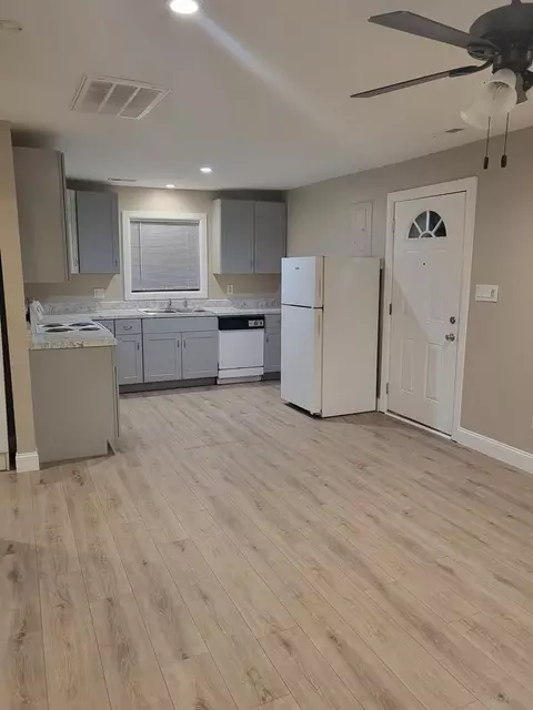 101 Walsh Ln #101, Oak Ridge, TN 37830