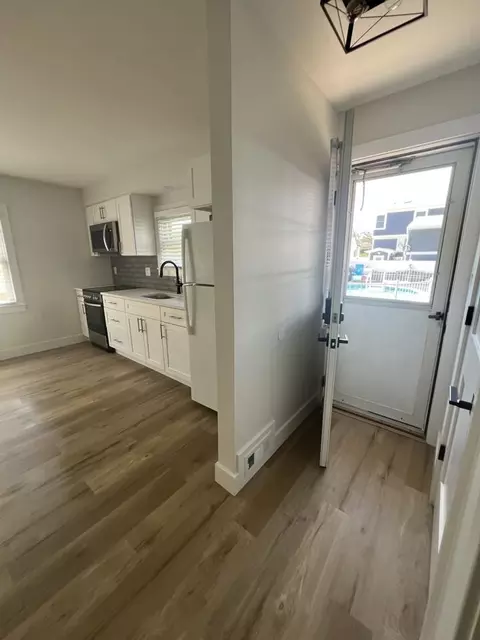 35 Delaware Ave, Carteret, NJ 07008