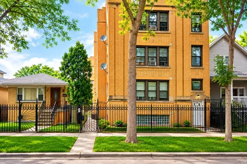 3560 W Cortland St #3RE, Chicago, IL 60647