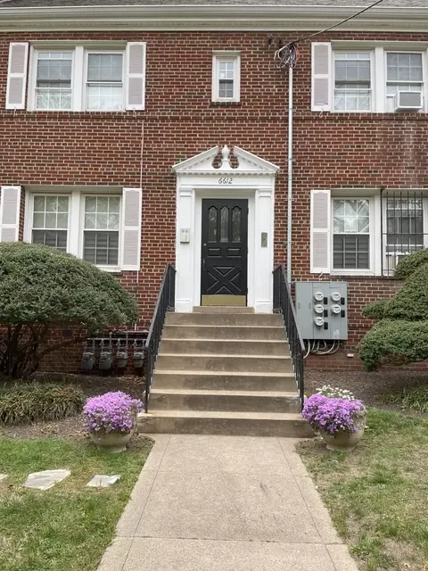 6612 14th St NW #2, Washington, DC 20012