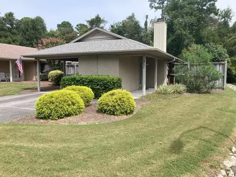 311 Smugglers Ct, Wilmington, NC 28405