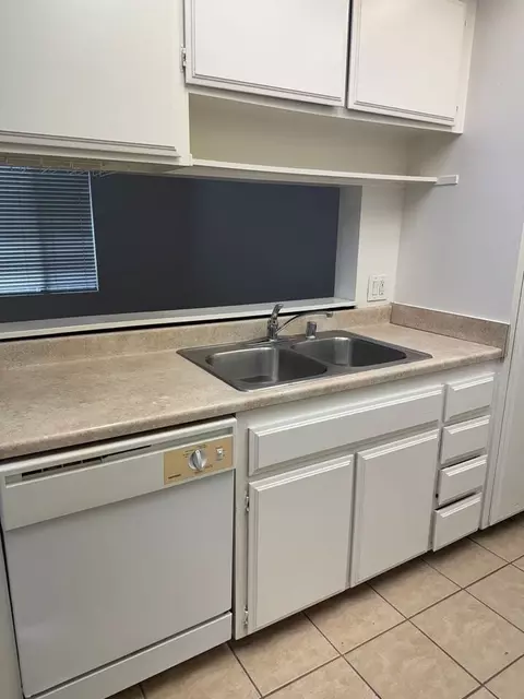 1735 E Washington St #E11, Colton, CA 92324 photo 4