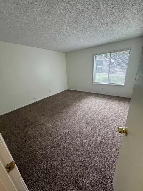 1735 E Washington St #E11, Colton, CA 92324 photo 5