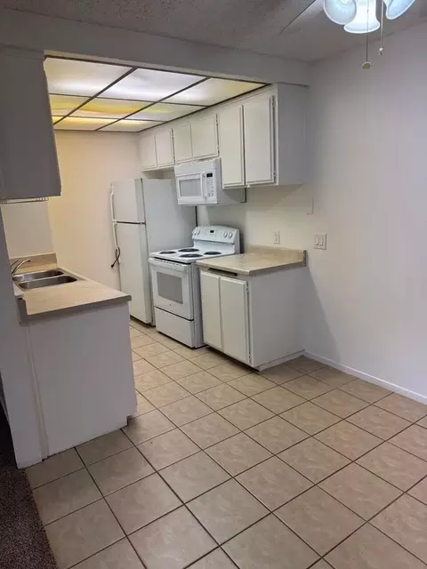 1735 E Washington St #E11, Colton, CA 92324 photo 13