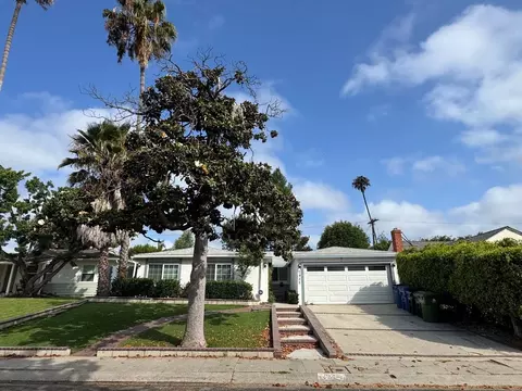 7925 Reading Ave, Los Angeles, CA 90045