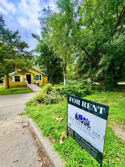 2215 East St, Kansas City, MO 64152