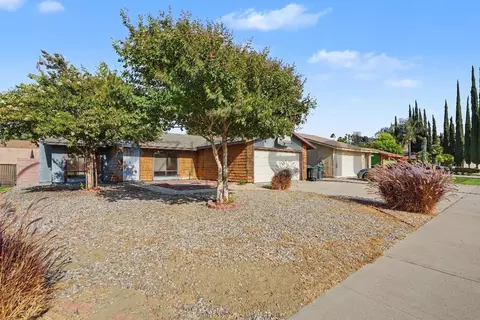 1140 Valley Spring Ln, Colton, CA 92324 photo 2