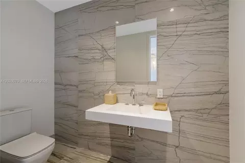 8701 Collins Ave, Miami Beach, FL 33154 photo 26
