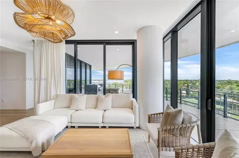 8701 Collins Ave, Miami Beach, FL 33154 photo 15