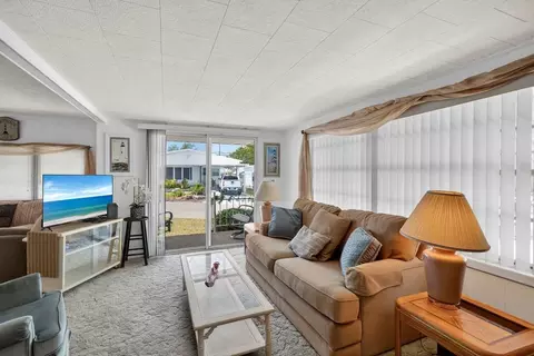 718 S Green Cir #1578363P, Venice, FL 34285