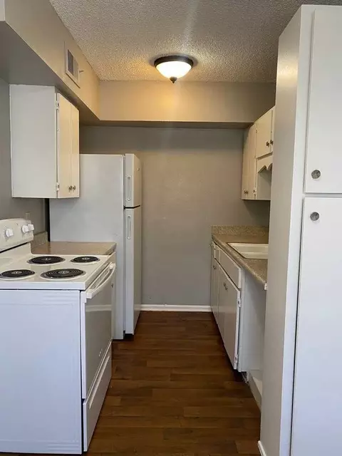 701 E Grayson St #25, San Antonio, TX 78208