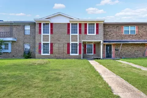 2207 Montclair Dr, Carrollton, TX 75007