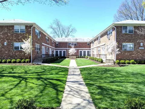 180 Orange Rd #C2, Montclair, NJ 07042