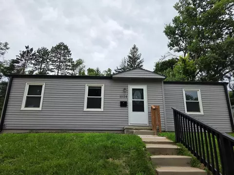 1028 N 77th Ave, Omaha, NE 68114