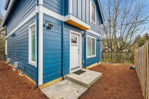 6842 N Mears St #B, Portland, OR 97203