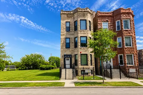 4543 S Saint Lawrence Ave #2F, Chicago, IL 60653
