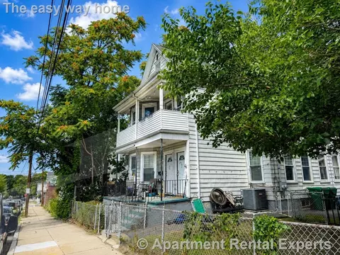 34 William St, Medford, MA 02155