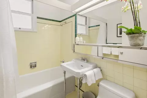 1260 Clay St #308, San Francisco, CA 94108