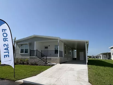 34822 Minnow Ln, Zephyrhills, FL 33541