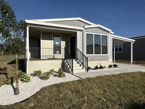 142 Blue Beard Dr, North Fort Myers, FL 33917