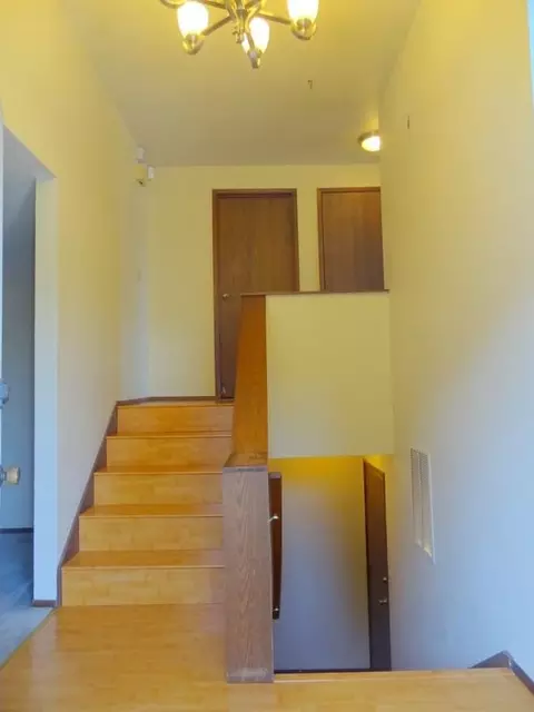 402 Lind Ave NW, Renton, WA 98057