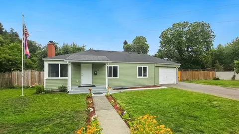 3330 SE 6th St, Renton, WA 98058